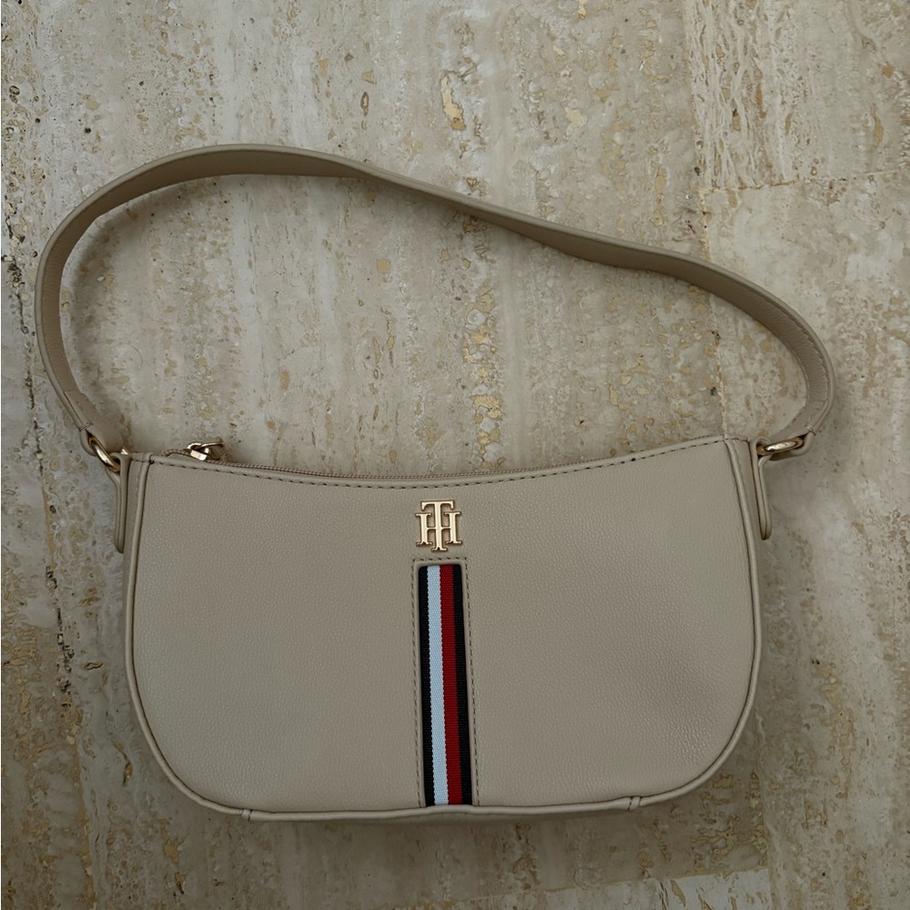 Tommy Hilfiger Cream Shoulder Bag with Logo Accent